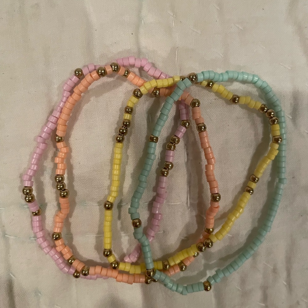 Multiple Chic Beaded Bracelet Sets (all included for same price!) - Picture 7 of 8